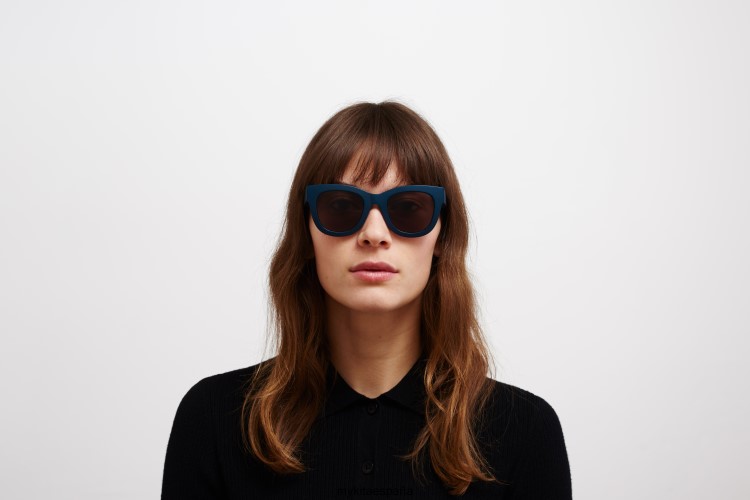Rocío montura: md34 indigo|lente: marrón sólido milón MYKITA ERT23137